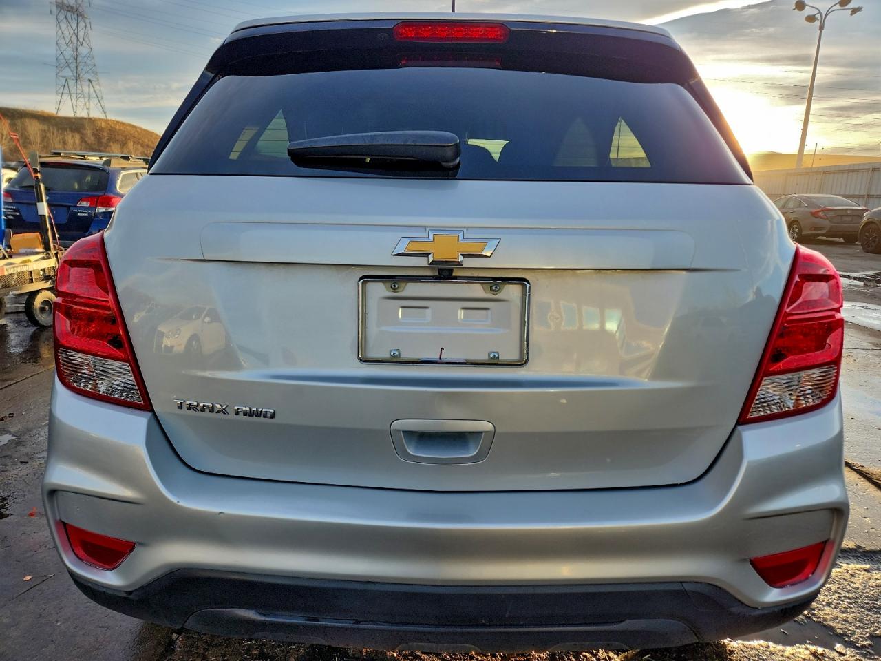 Chevrolet Trax Ls Image 8