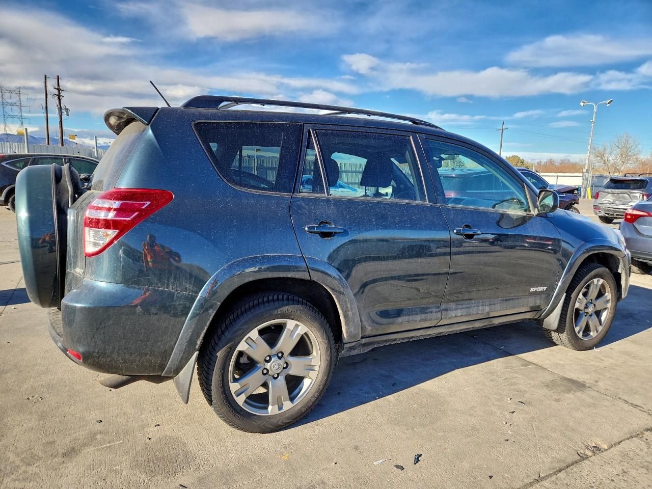 Toyota RAV4 Sport Image 4