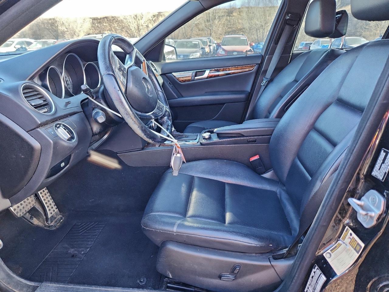 Mercedes-Benz C-Class 300 4matic Image 6