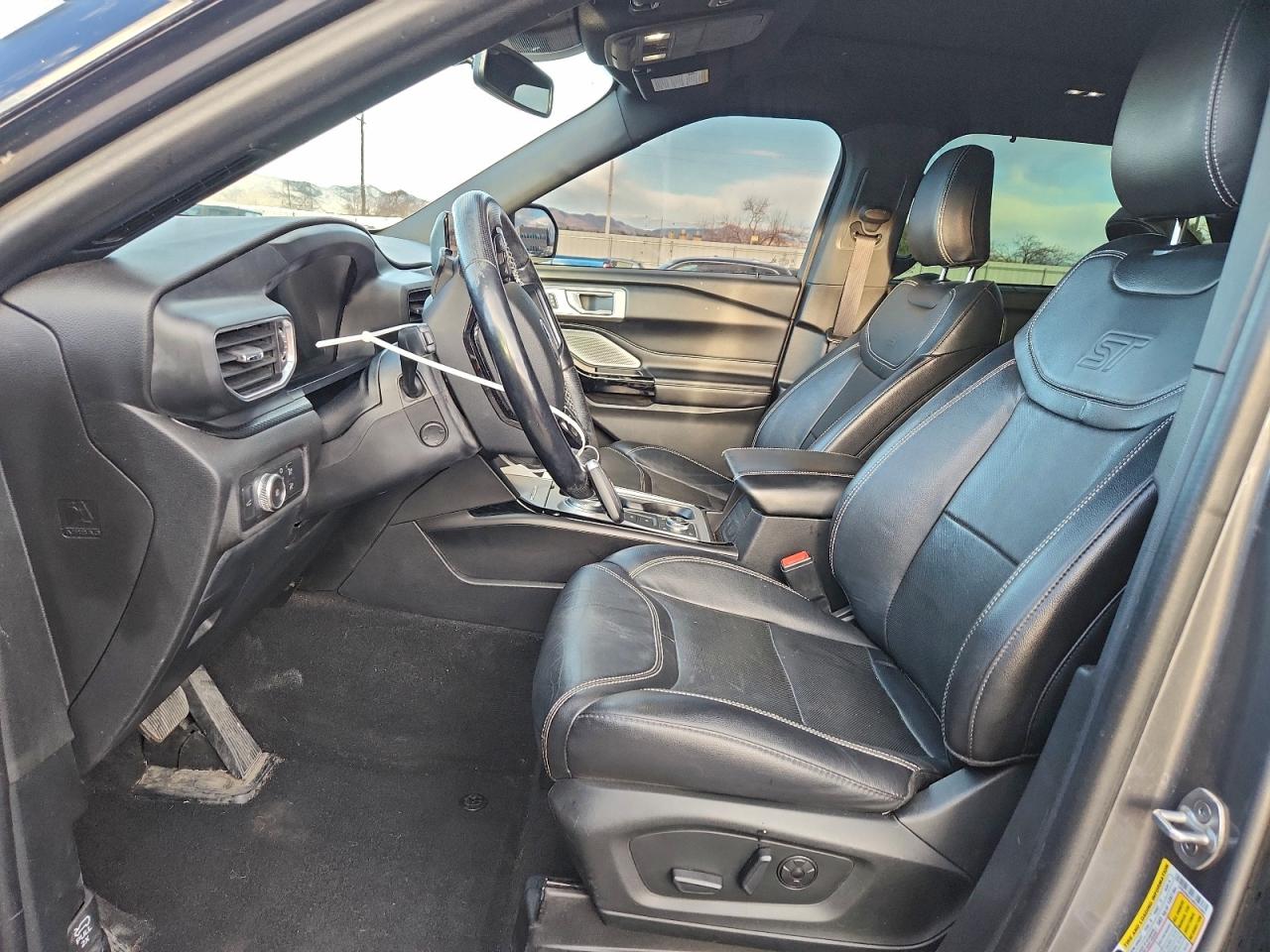 Ford Explorer St Image 6