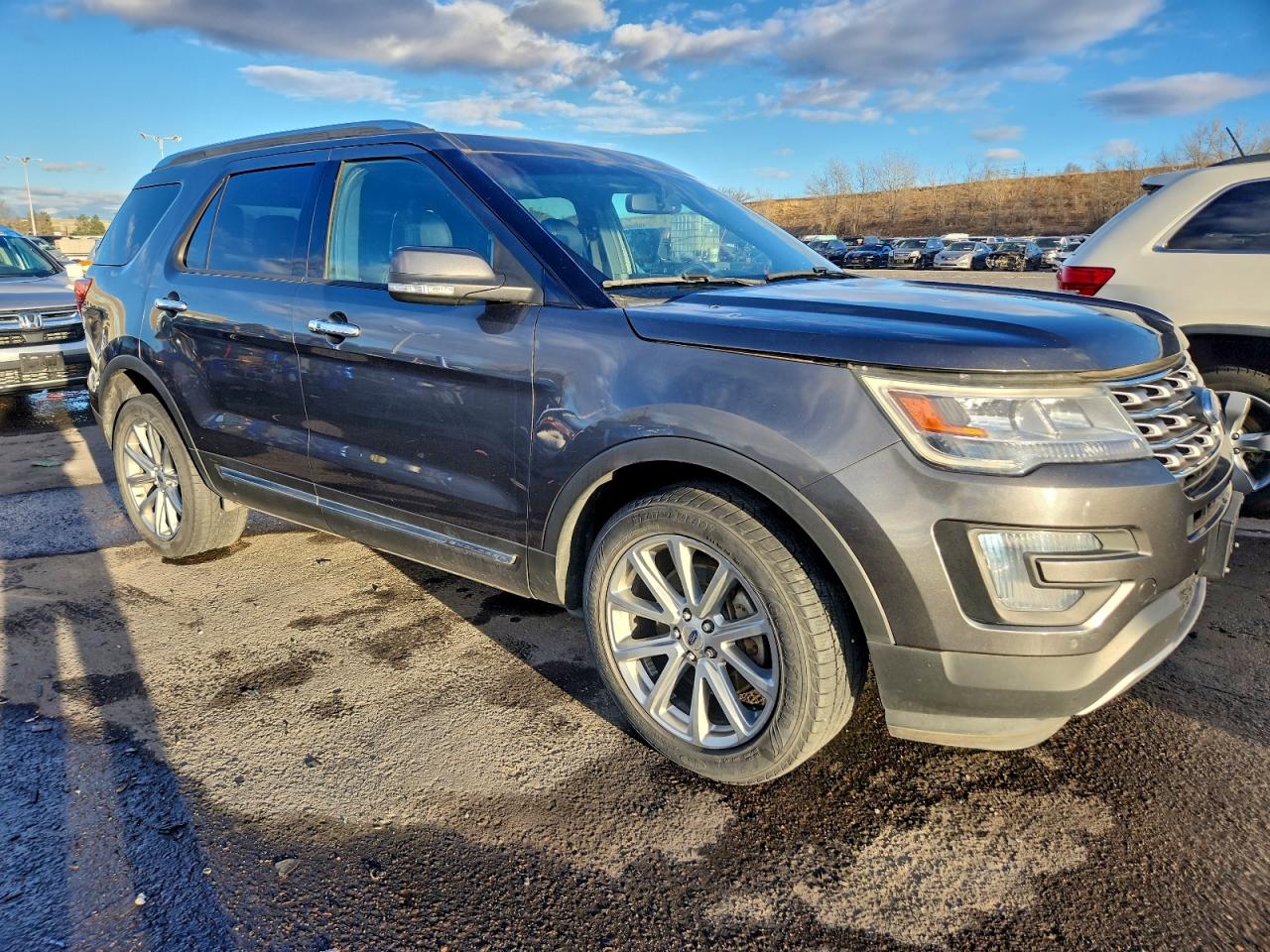 Ford Explorer Limited Image 2
