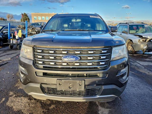 Ford Explorer Limited Image 3