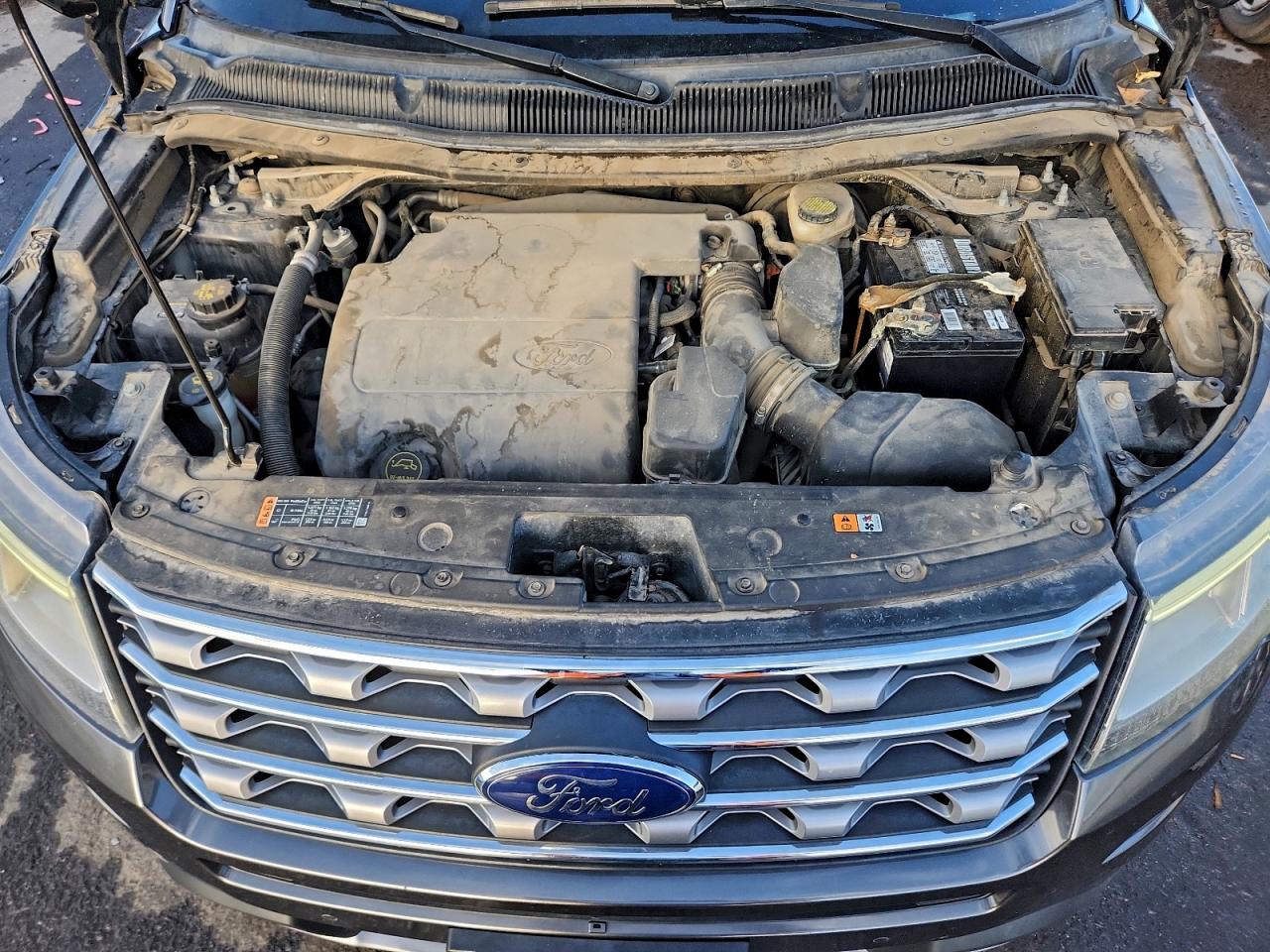 Ford Explorer Limited Image 8