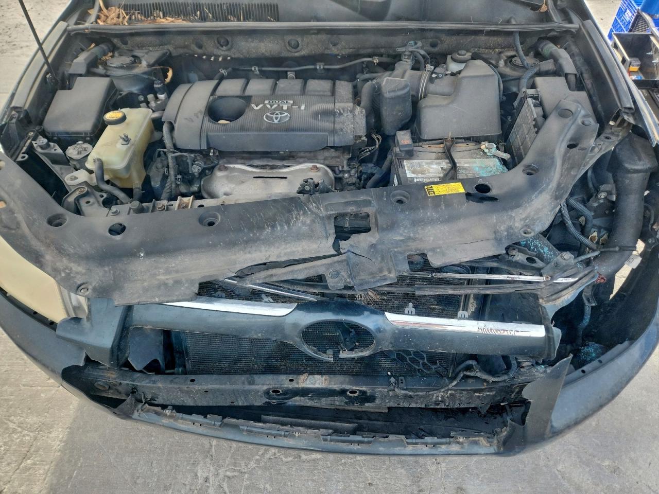 Toyota RAV4 Limited Image 10