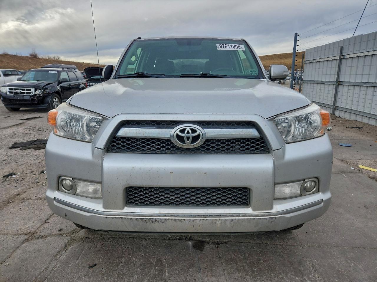 Toyota 4Runner Sr5 Image 9