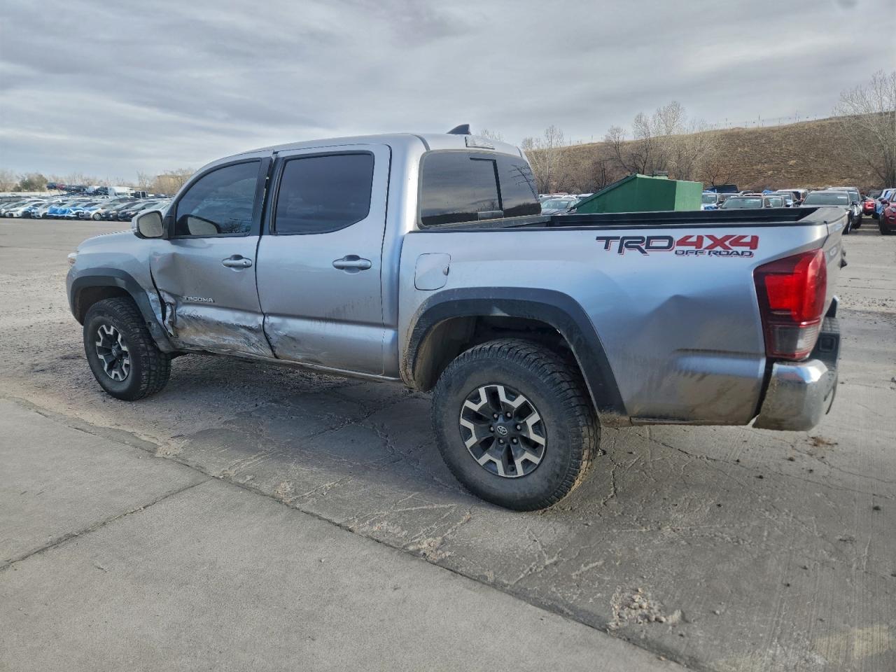 Toyota Tacoma Double Cab Image 3