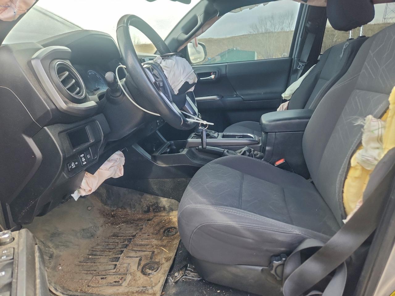 Toyota Tacoma Double Cab Image 5