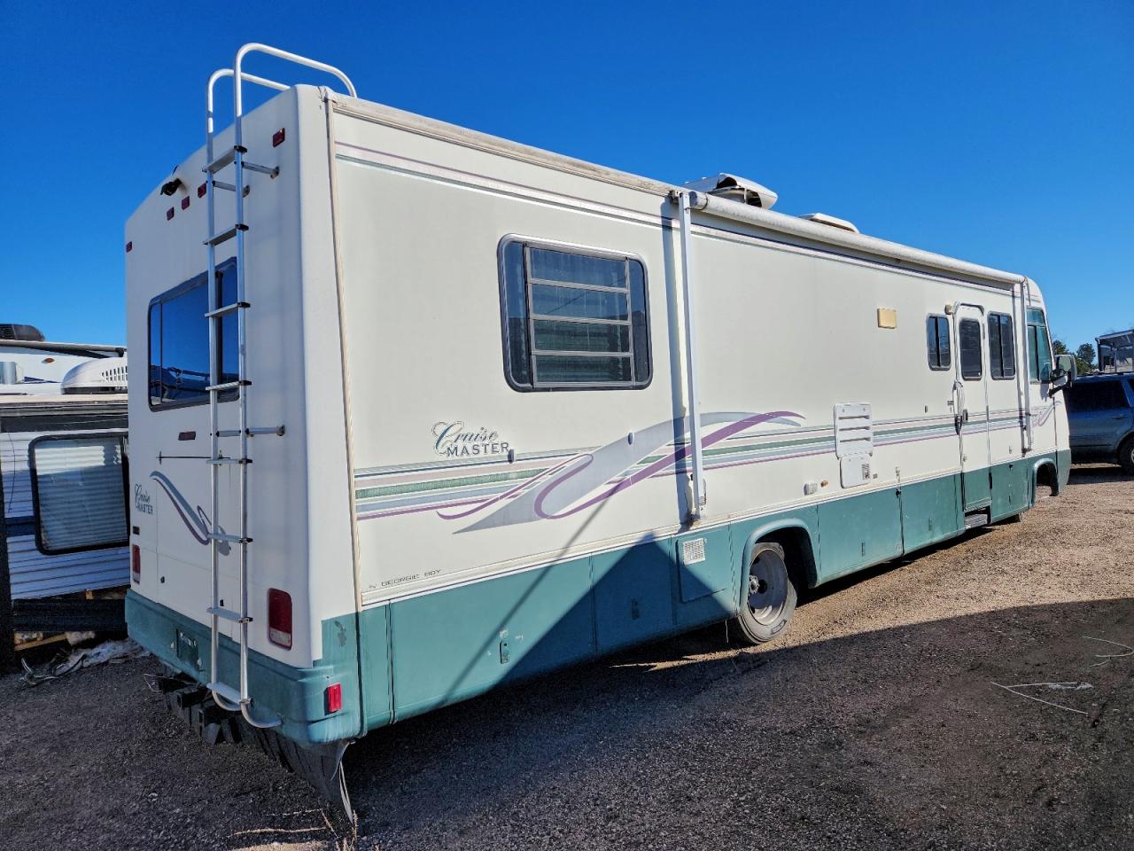 Chevrolet P30 Image 10