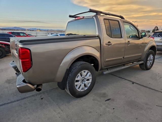 Nissan Frontier Crew Cab Le Image 5