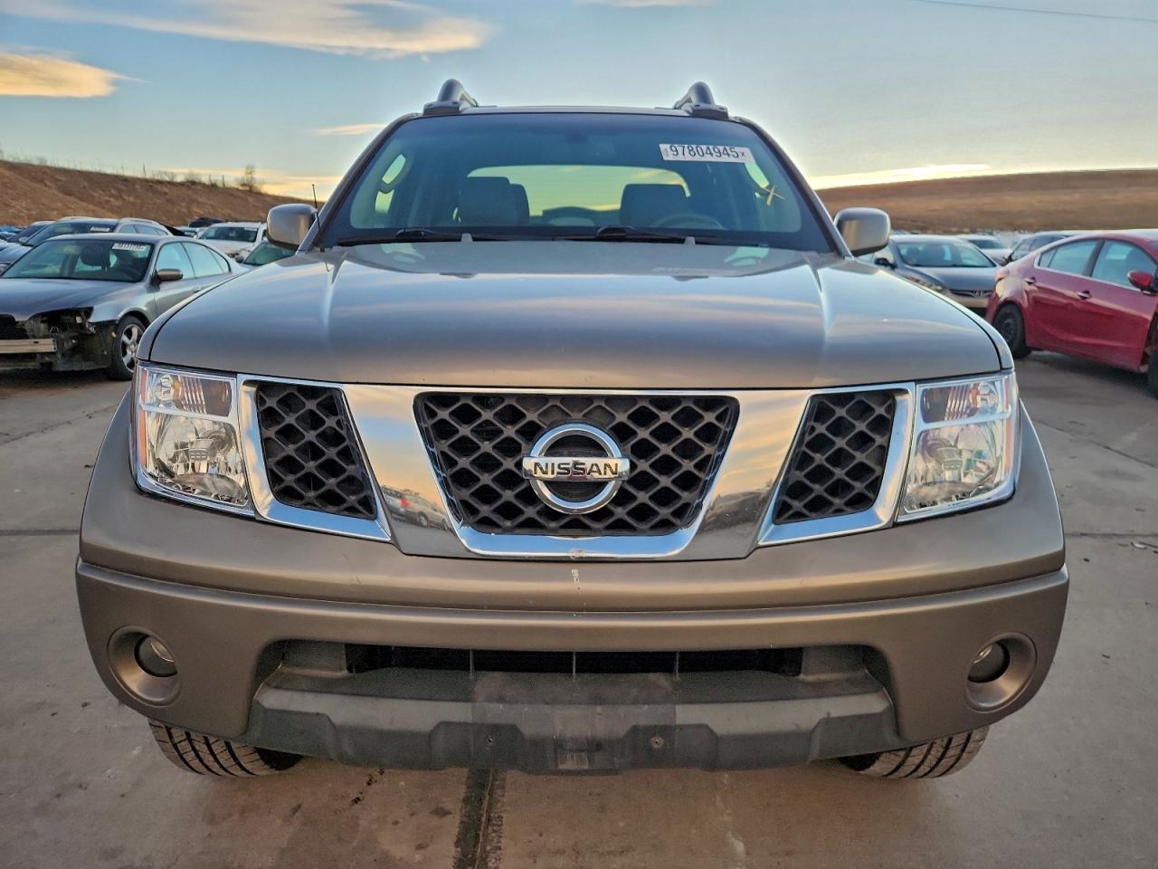 Nissan Frontier Crew Cab Le Image 12