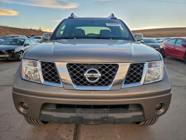 Nissan Frontier Crew Cab Le Image 12