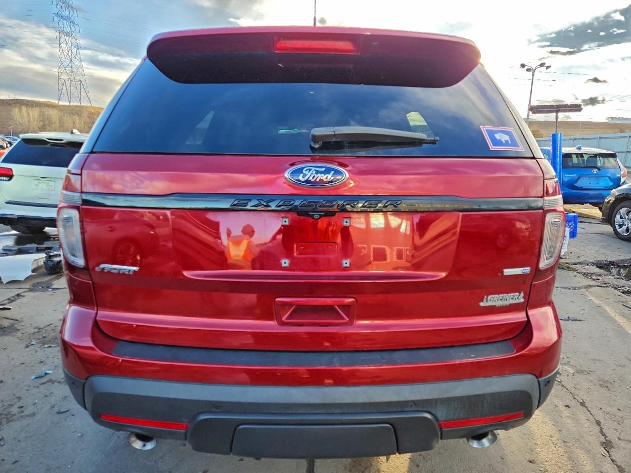 Ford Explorer Sport Image 6
