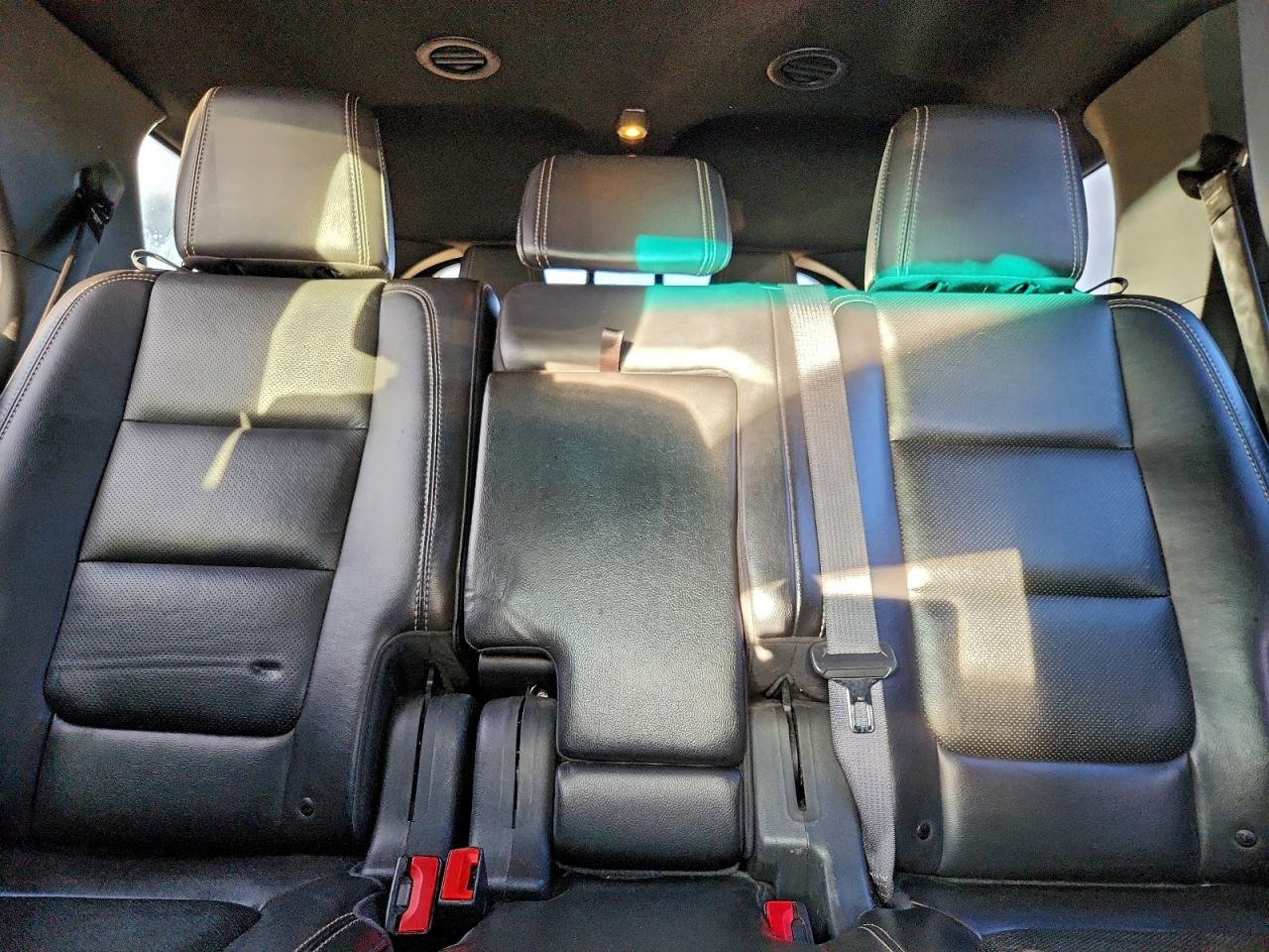 Ford Explorer Sport Image 11