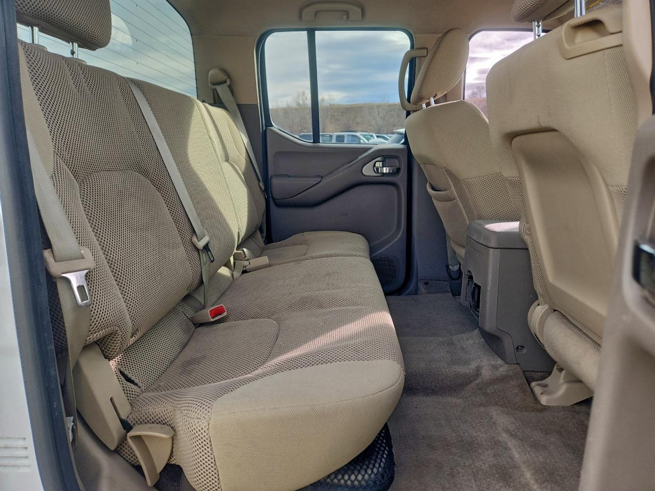 Nissan Frontier S Image 11