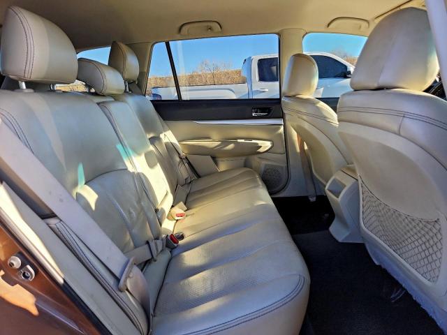 Subaru Outback 2.5i Premium Image 11