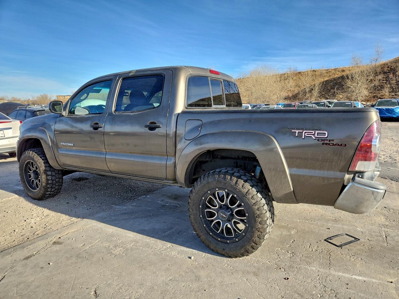 Toyota Tacoma Double Cab Image 3
