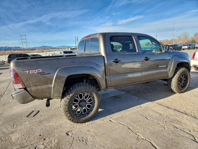 Toyota Tacoma Double Cab Image 13