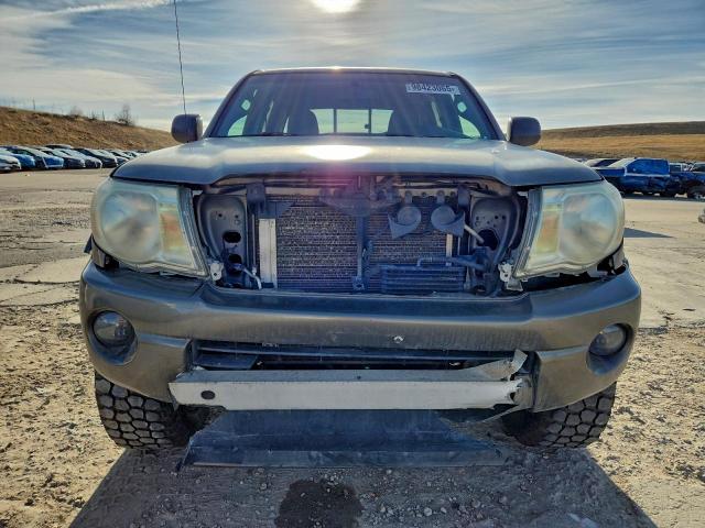 Toyota Tacoma Double Cab Image 11