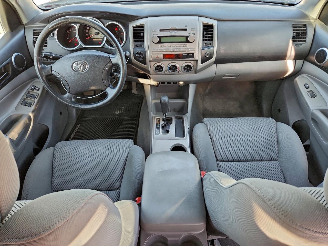 Toyota Tacoma Double Cab Image 6