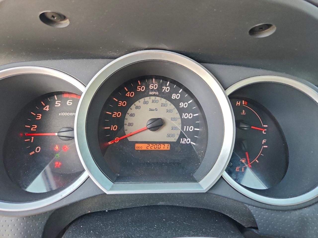 Toyota Tacoma Double Cab Image 5