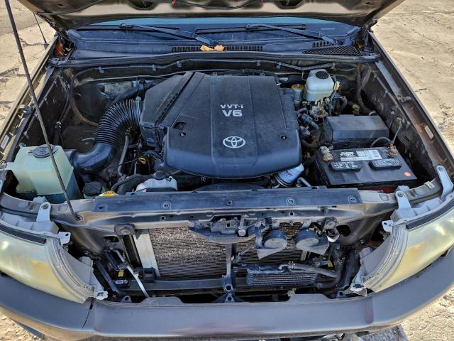 Toyota Tacoma Double Cab Image 4