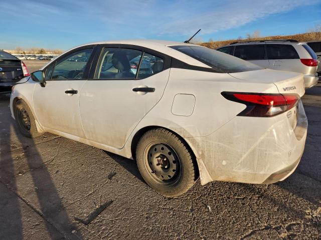 Nissan Versa S Image 8