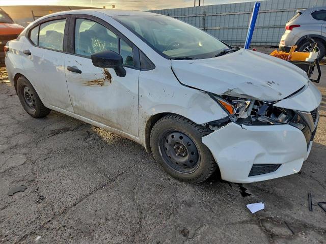 Nissan Versa S Image 2