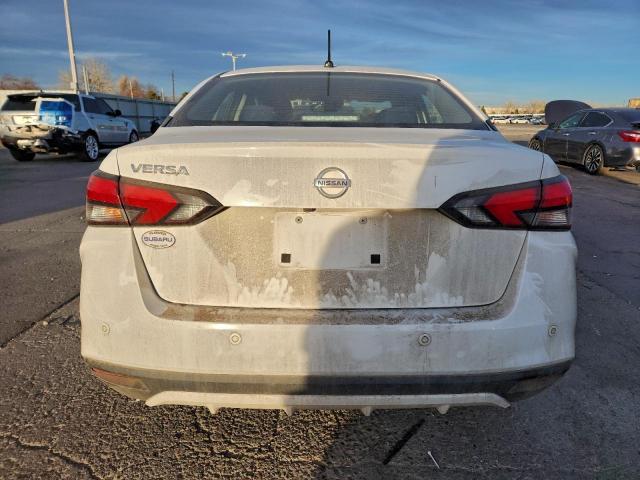 Nissan Versa S Image 7