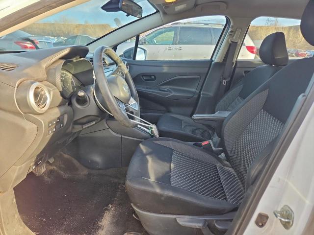 Nissan Versa S Image 6