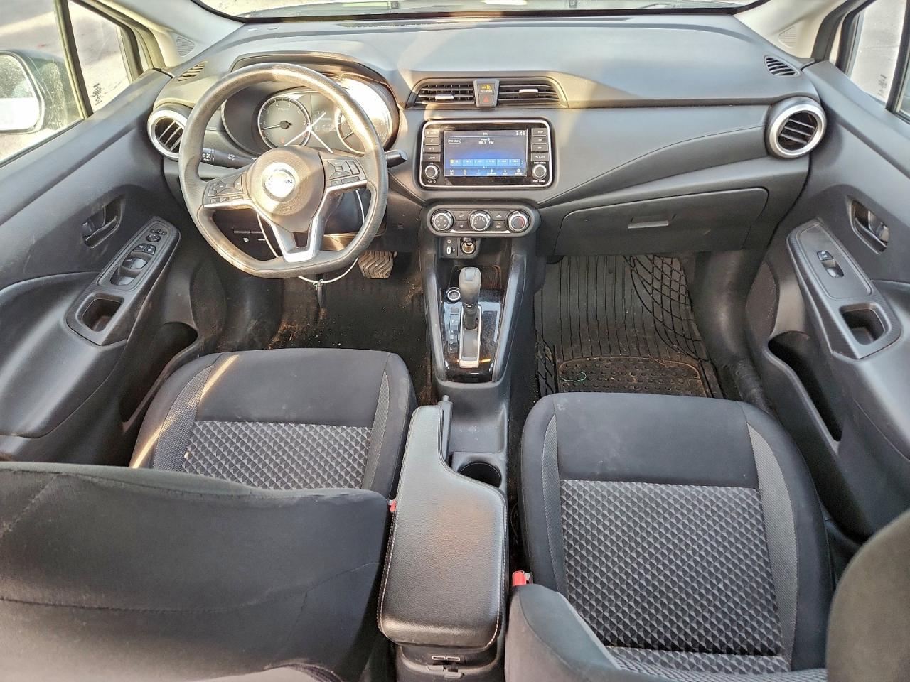 Nissan Versa S Image 4