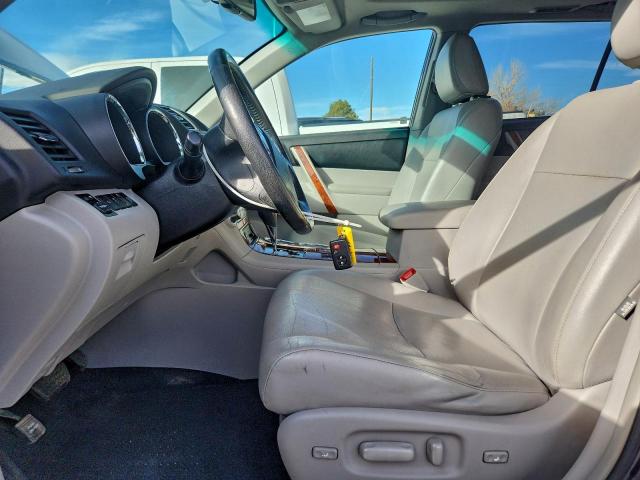 Toyota Highlander Limited Image 3