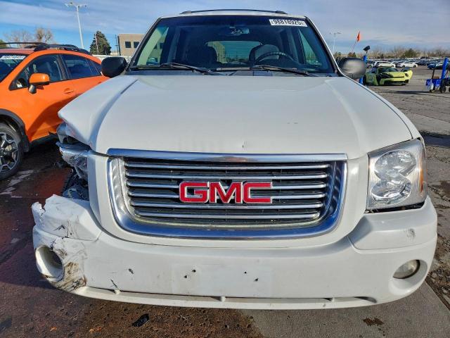 GMC Envoy Image 3