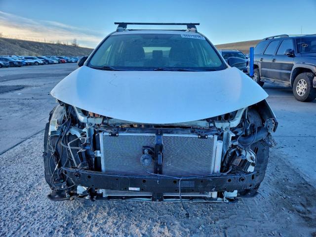 Toyota RAV4 Le Image 4