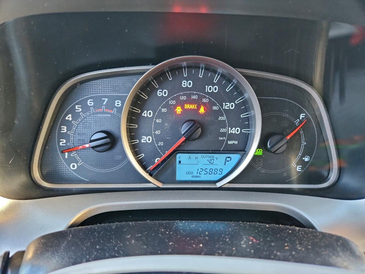 Toyota RAV4 Le Image 5