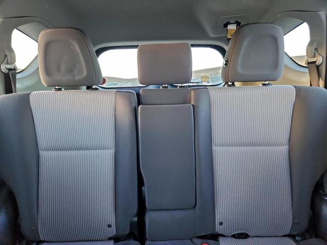 Toyota RAV4 Le Image 10