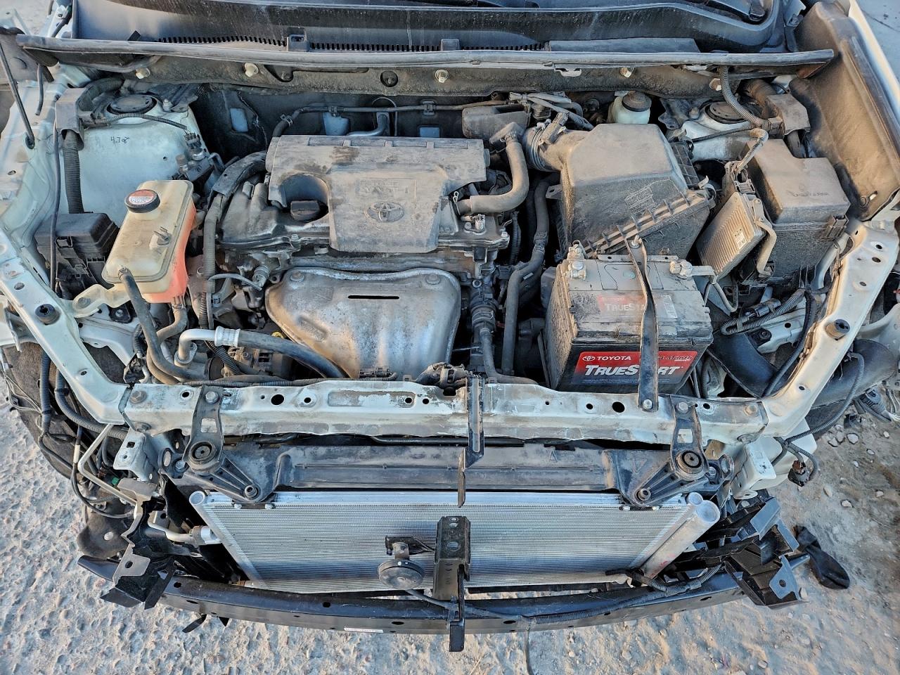 Toyota RAV4 Le Image 11