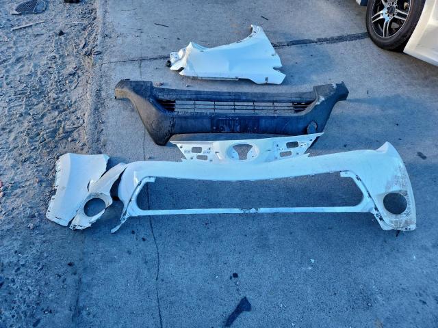 Toyota RAV4 Le Image 13