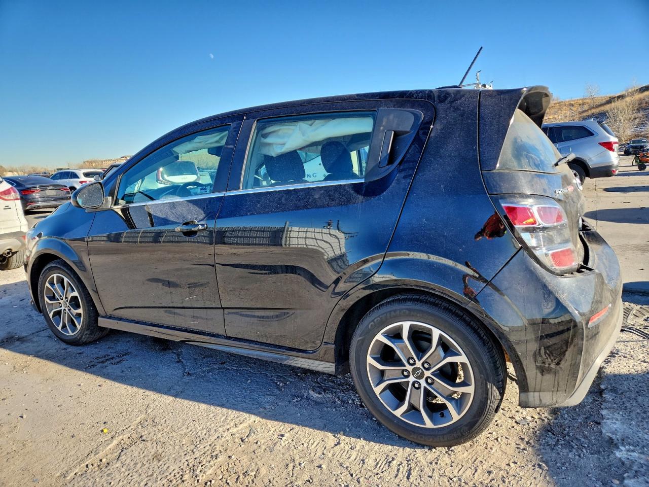 Chevrolet Sonic Lt Image 2