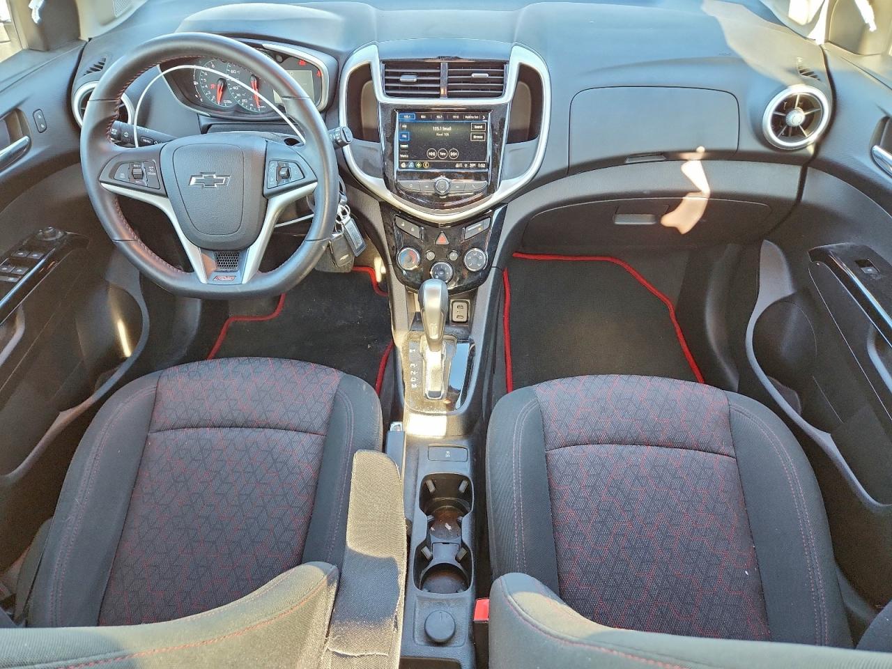 Chevrolet Sonic Lt Image 12