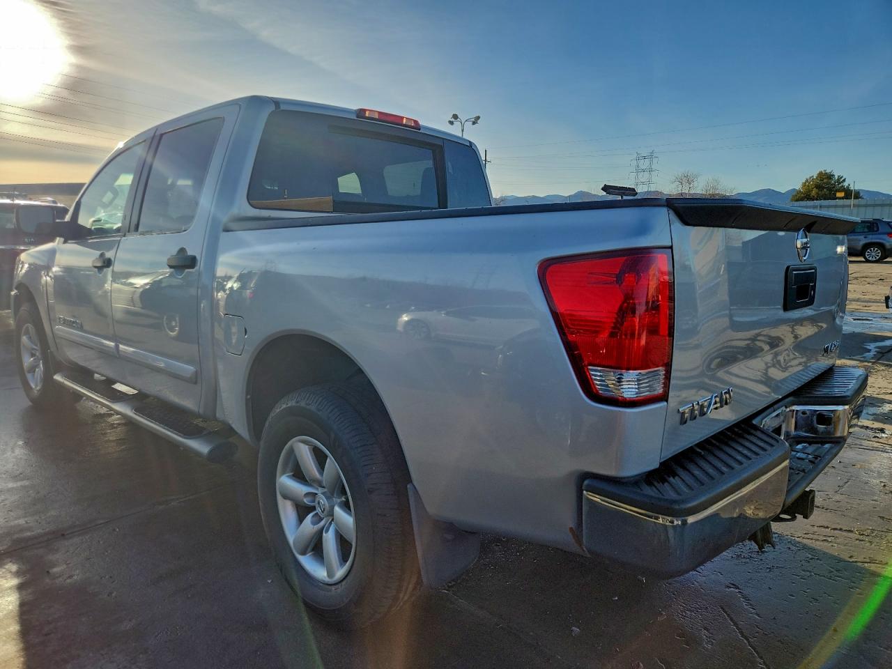 Nissan Titan S Image 3