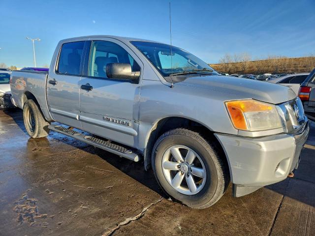 Nissan Titan S Image 13