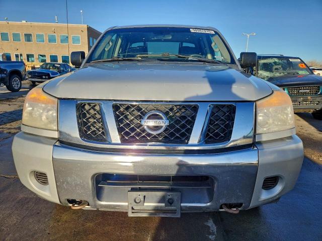 Nissan Titan S Image 6