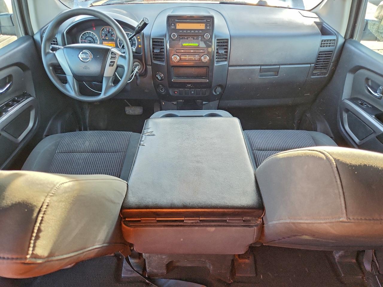 Nissan Titan S Image 5