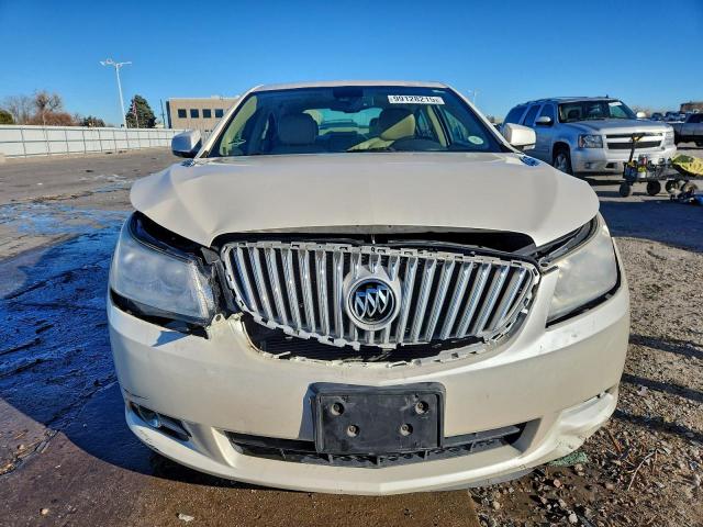 Buick LaCrosse Image 12