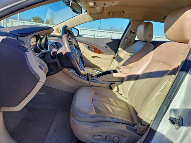 Buick LaCrosse Image 5