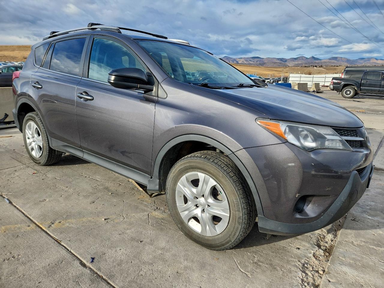 Toyota RAV4 Le Image 13