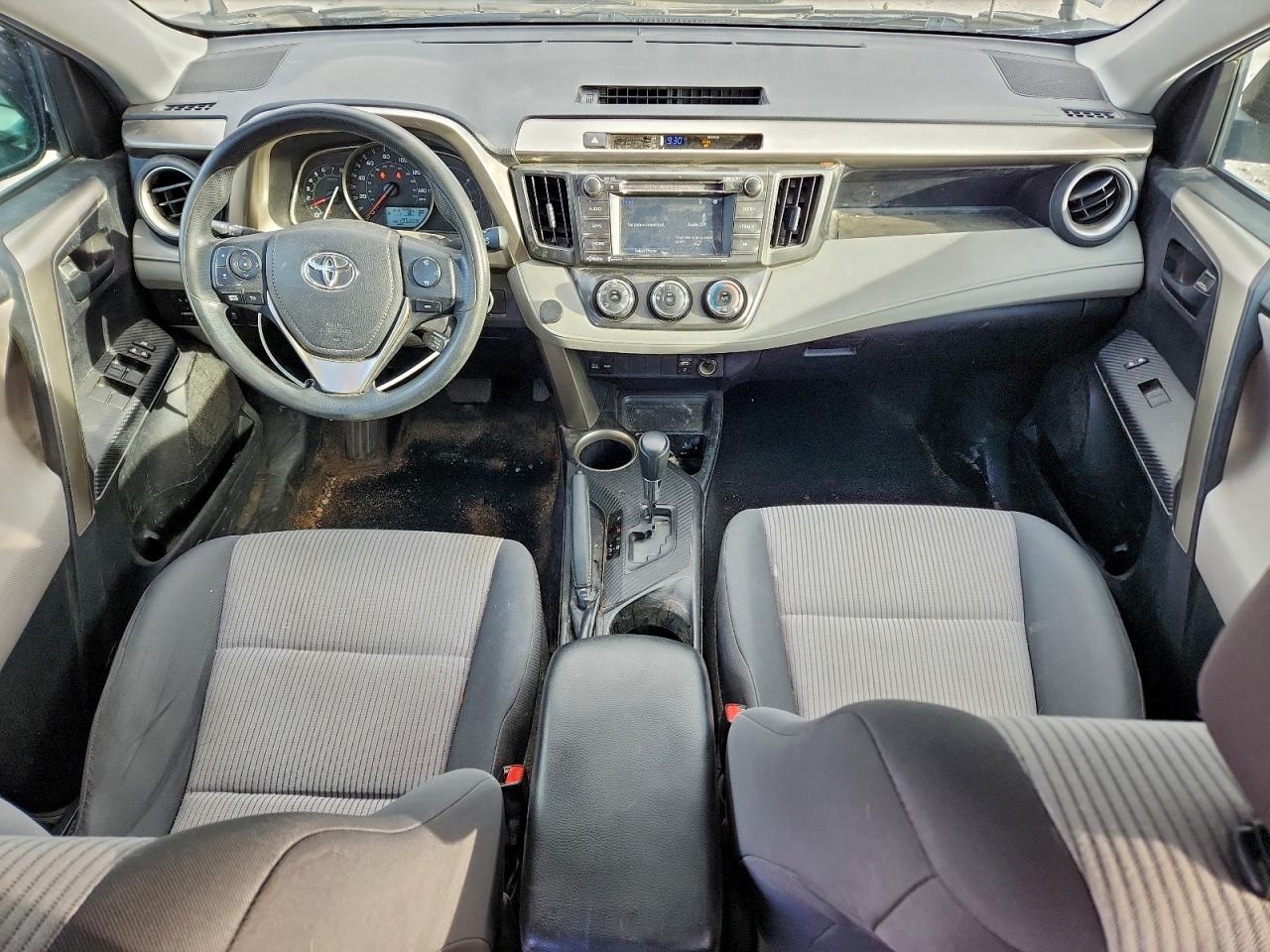 Toyota RAV4 Le Image 3