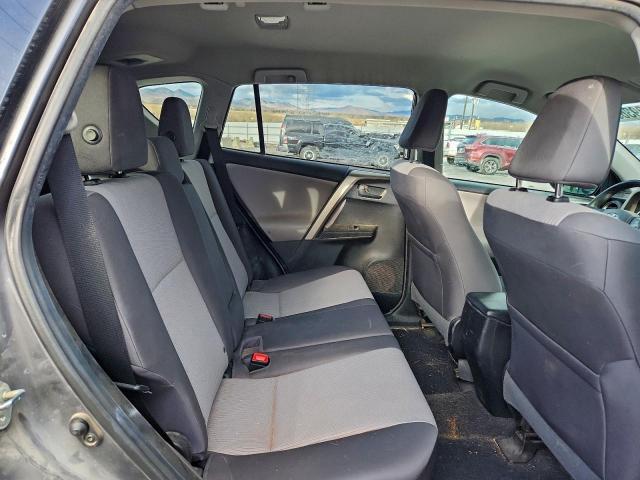 Toyota RAV4 Le Image 6