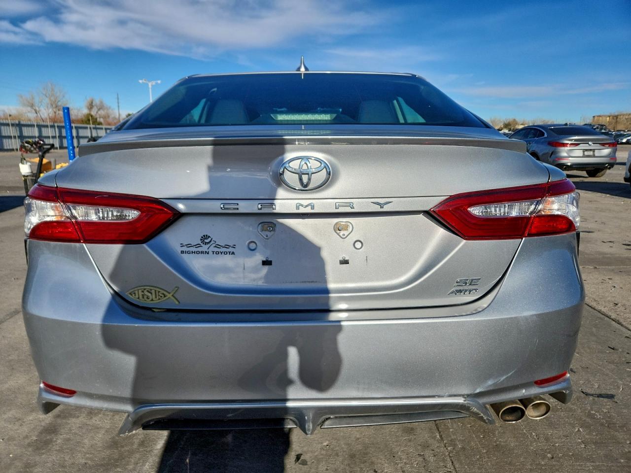 Toyota Camry Se Image 11