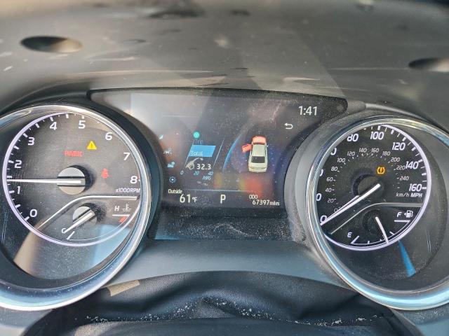 Toyota Camry Se Image 10